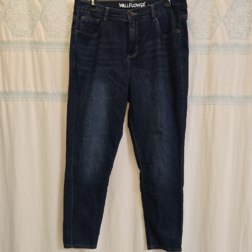 Wallflower Women's Deep Indigo Ankle Jeans